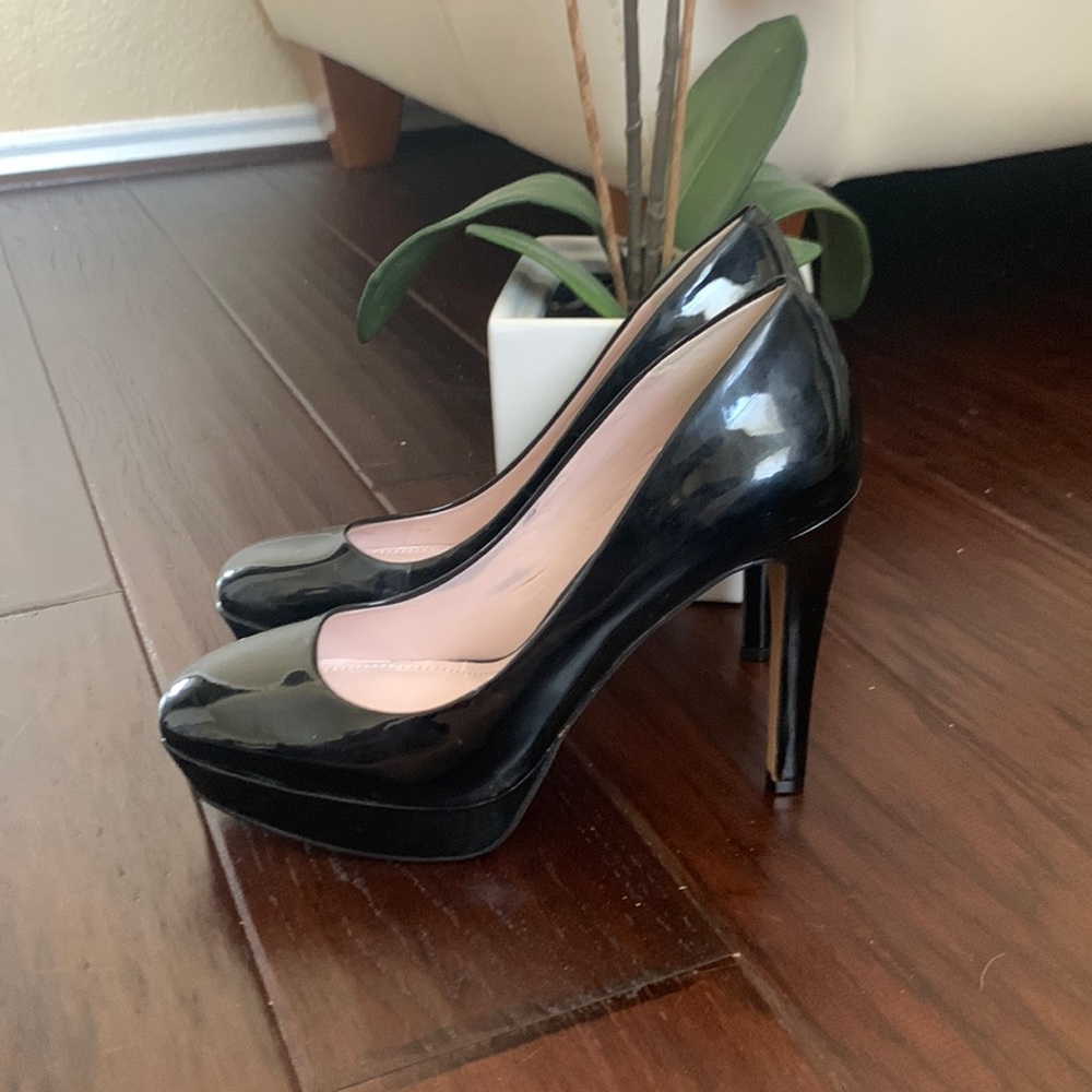 Vince Camuto shiny black heel pumps brand new